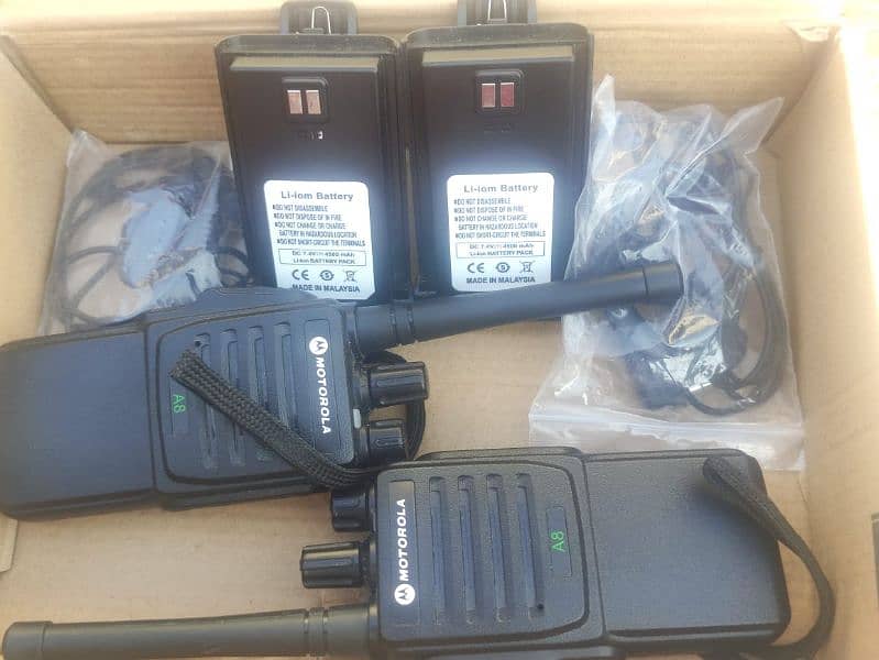 Motorola Walkie talkie A8 400-480MHz 2