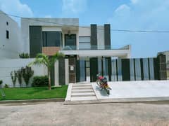 17 Marla 174 sqf Luxury House Avbl for Sale in Raza Gardn Canal rd FSD