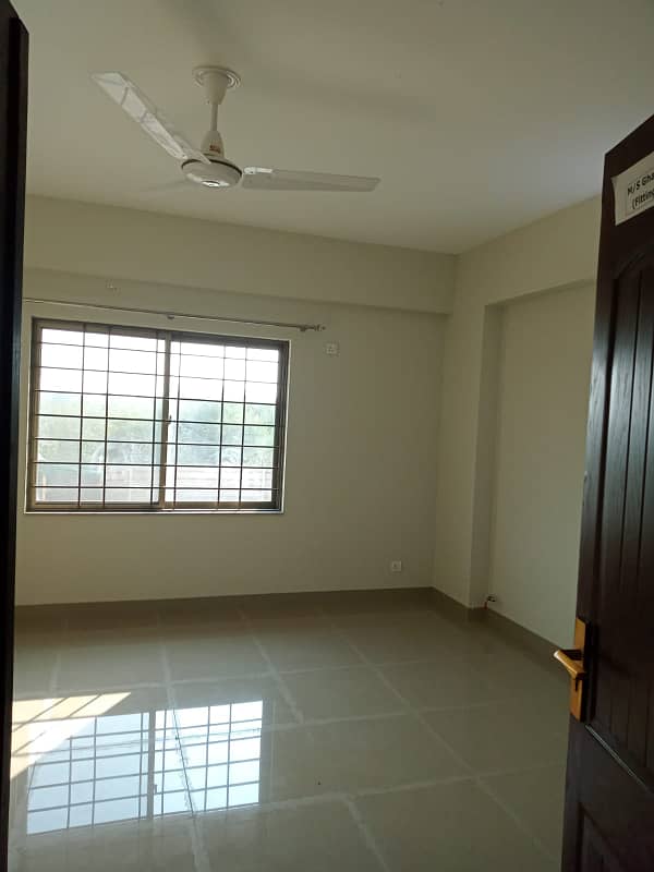 10 Marla 3 Bedrooms Flat fully Tiled For Rent 5