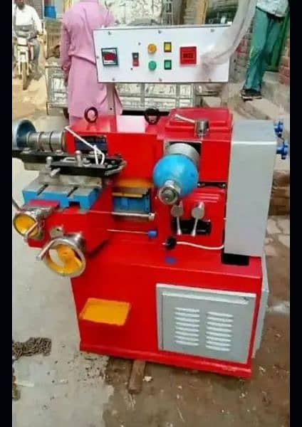 6.5 Feet Lathe machine We Deals in all kinds of Auto Mobile Machinery 7