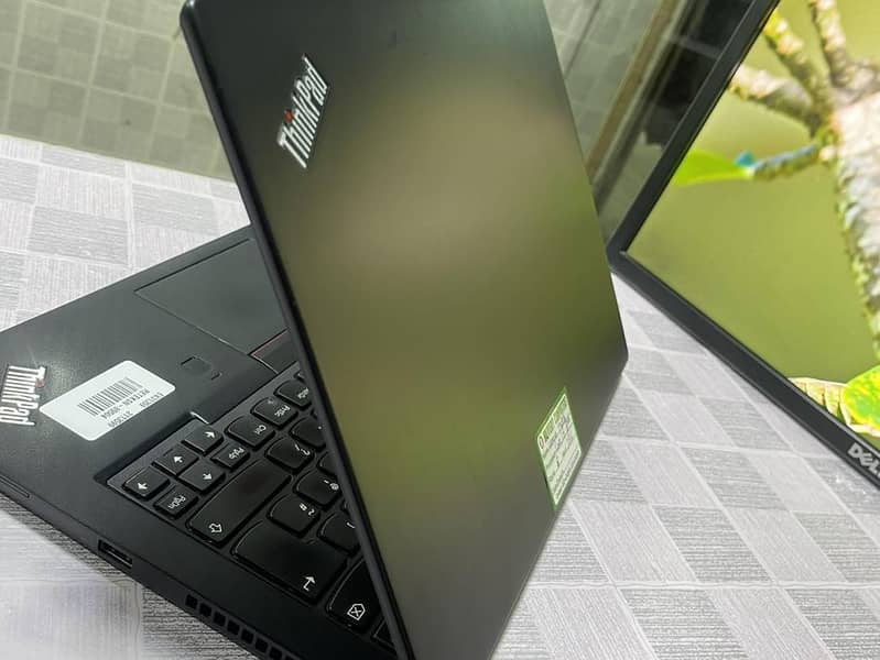 Lenovo T480s  (0322-8832611) 4