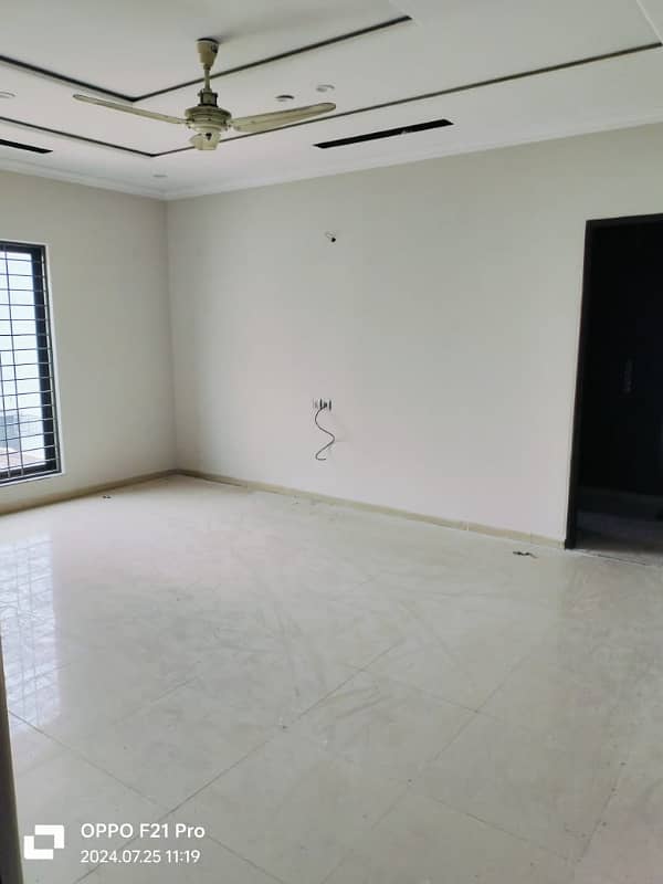 ONE KANAL HOUSE IDEAL LOCATION FOR SALE IN NFC 10