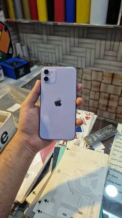 Iphone 11 | Factory Unlock | 64GB | 79Battery Health| Waterpack