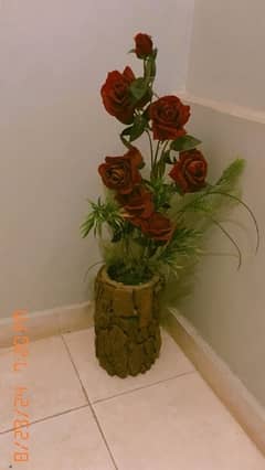 beautiful Rose flower pot 0