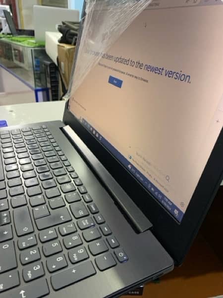 lenovo i3 (8th gen) DDR 4 Technology 8. gb 256 ssd 2