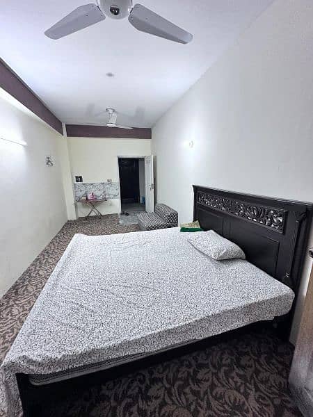 Single rooms monthly 28500 2