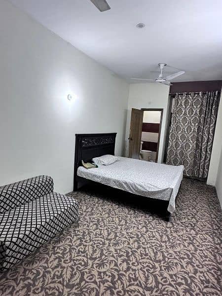 Single rooms monthly 28500 4