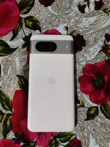 Google Pixel 8 peach color 6