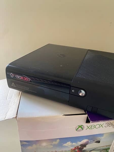 Xbox 360 E 5