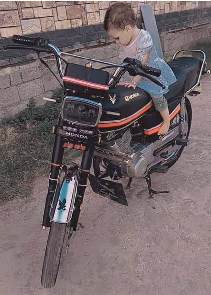 Honda 125 21 model Black color 1