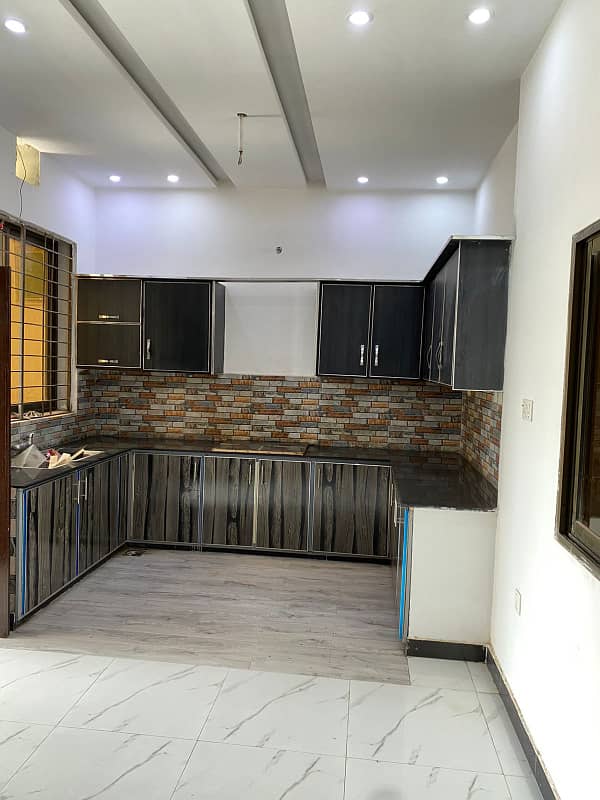 5 merla house dubel Store For Rent brand new beautiful location near park masjid ferozepur road 2