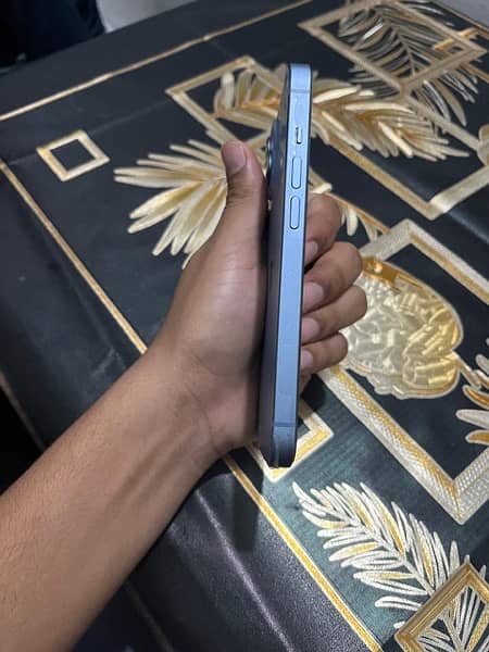 Iphone 14 128GB American model in good condition 11