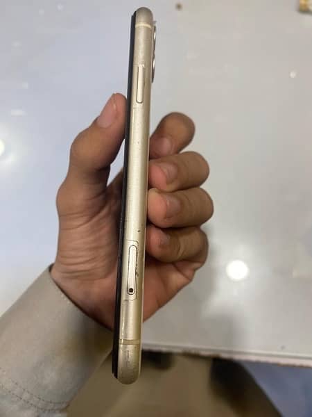 iPhone 11 Non Pta Jv 64Gb 4