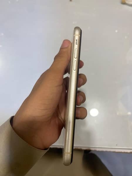 iPhone 11 Non Pta Jv 64Gb 5