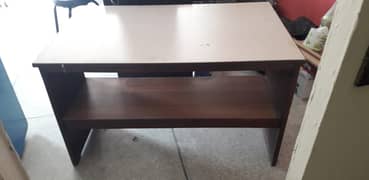 Computer table mint condition first hand use/Brown ,Medium size