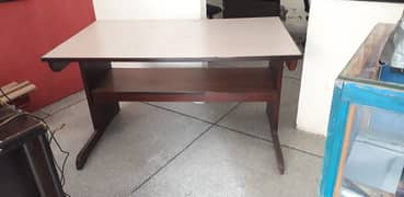 Computer table mint condition first hand use/Brown ,Medium size