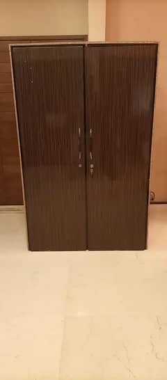 wooden cupboard / wall cupboard