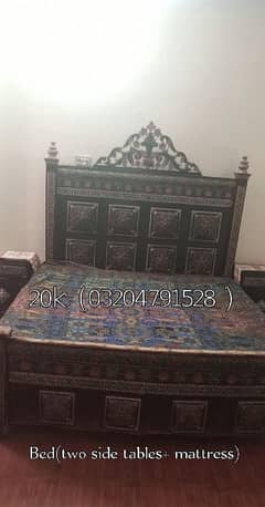 king bed with mattress