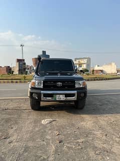 Toyota Land Cruiser 70 Series