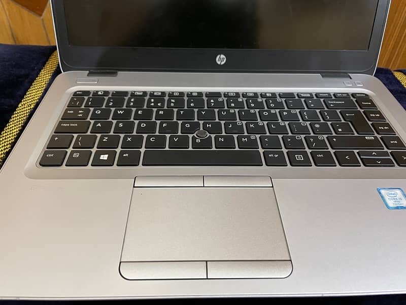 HP ELITEBOOK 840 3G WITH INTEL GRAPHICS CARD 6