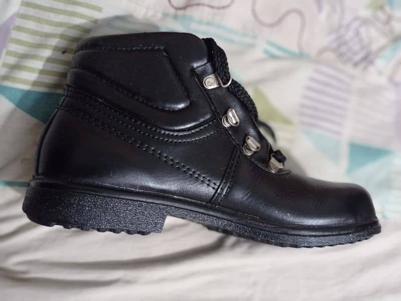 Safety Shoes Model STY 05 colour black 2