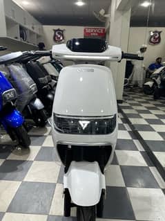 Evee C1 Air Electric Scooty