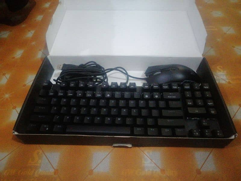 Gaming Keyboard and Mouse + Free mouse pad 3