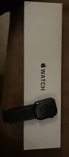 Apple Watch SE For Sale in 10/10 Condition