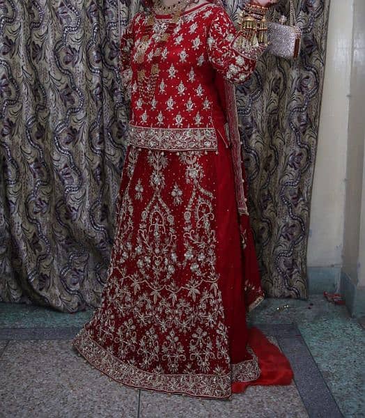 bridal lehnga for red colour 10/10 2