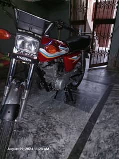 Honda 125 2016 Full Lush Neat & Clean 10/10