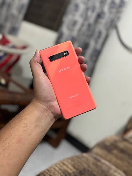 Samsung S10 Plus in Excelent Condition 3