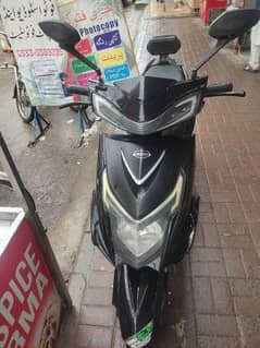 electric Scooty 10/10 condition