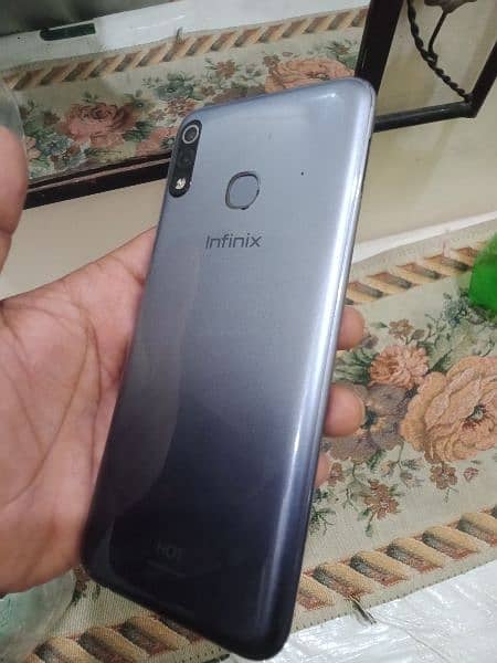 Infinix hot 8 lite 0