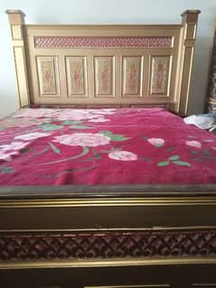 only bed but orignal wood good condition