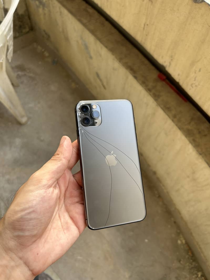 IPhone 11 Pro Max 256gb PTA approved 8