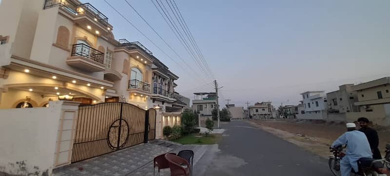 10 Marla Double Storey Brand New House In Central Park 2