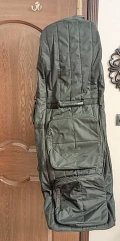 Golf travel bag with wheels