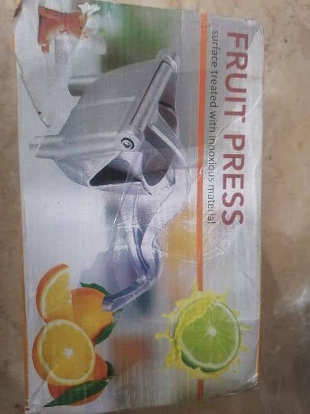 fruit press juicer 2