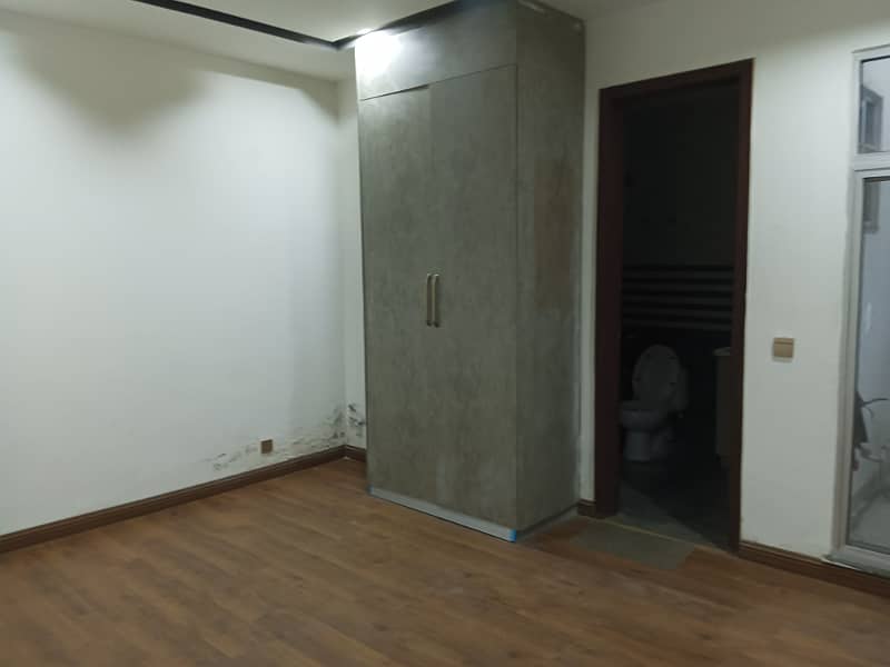 Office available For rent Gulberg Green Islamabad 10