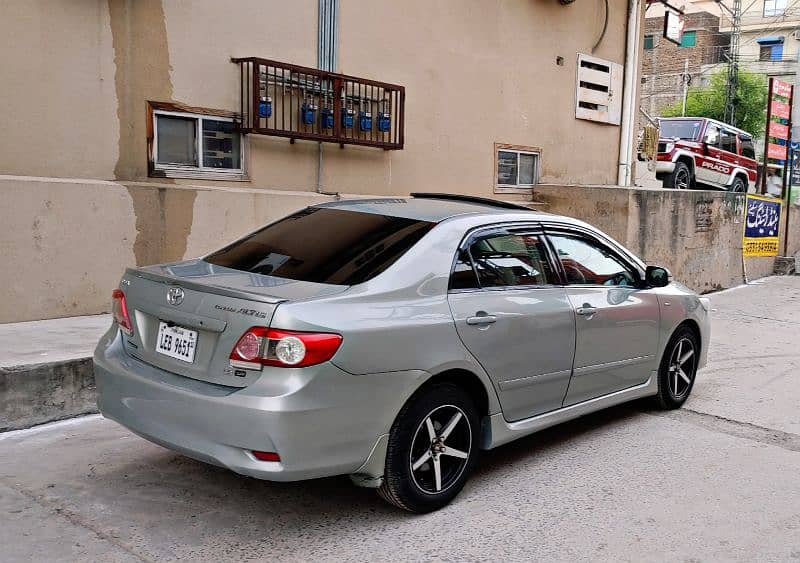 Toyota Corolla Altis 2010 SR full option excellent condition 5