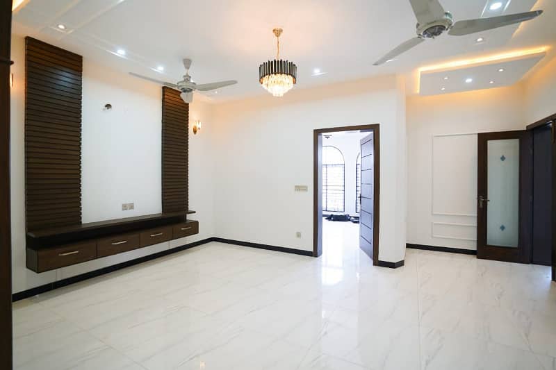 10 MARLA BRAND NEW 1ST ENTRY HOUSE FOR RENT IN TIPU BLOCK BAHRIA TGOWN LAHORE 12