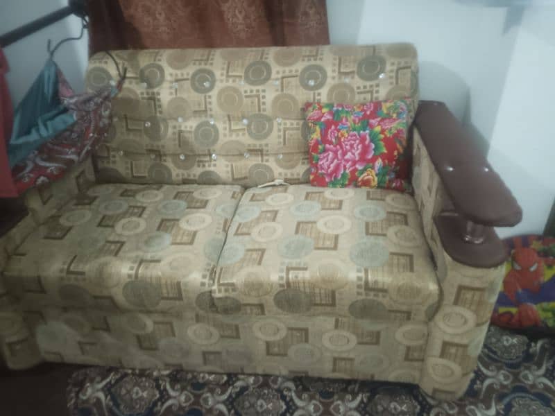 Seven seater sofa set little bit use 1