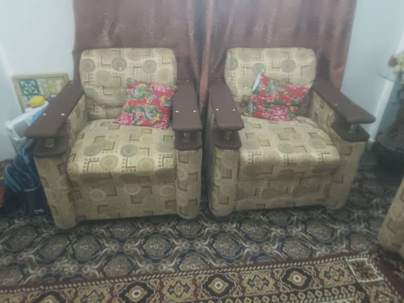 Seven seater sofa set little bit use 2