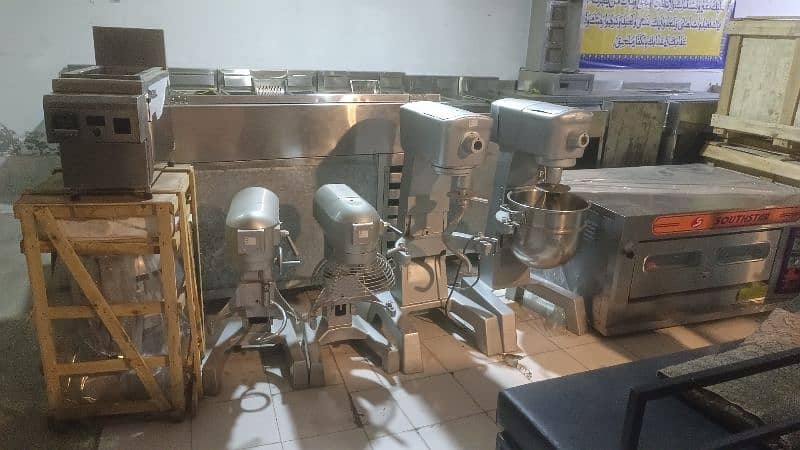 conveyor gasro pizza oven we hve deep fryers hot plates, fast food Mac 3