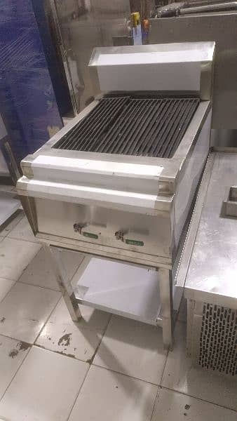 conveyor gasro pizza oven we hve deep fryers hot plates, fast food Mac 5