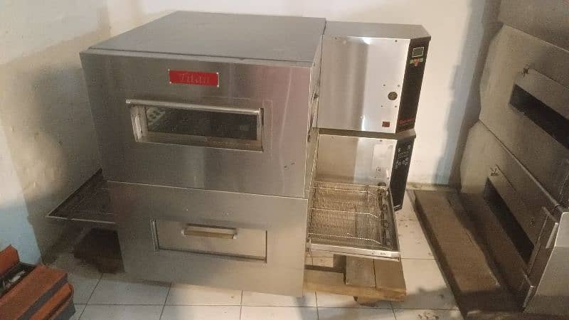 conveyor gasro pizza oven we hve deep fryers hot plates, fast food Mac 7