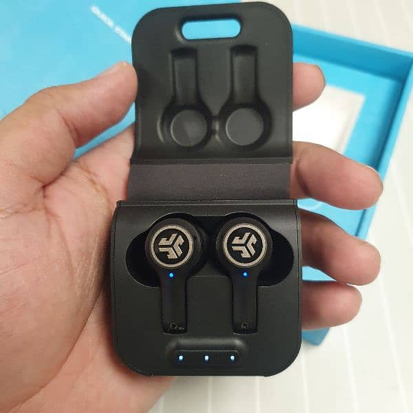 Jlab Epic Air Earbuds airpods 10 / 10 condition 4