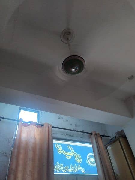 4 power company ceiling fan is for sell 1