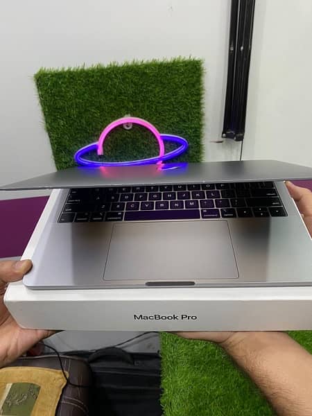 mac book pro 2019 / 2020 /- 03461809478 4