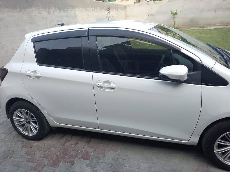 Toyota Vitz 2017 3